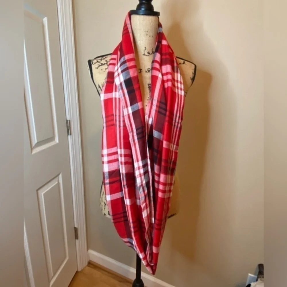 NWOT Red Plaid Infinity Scarf - Picture 4 of 6
